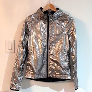 Lululemon Ivivva Silver Windbreaker Jacket w Hood Water-Resistant Size Y14(W XS)